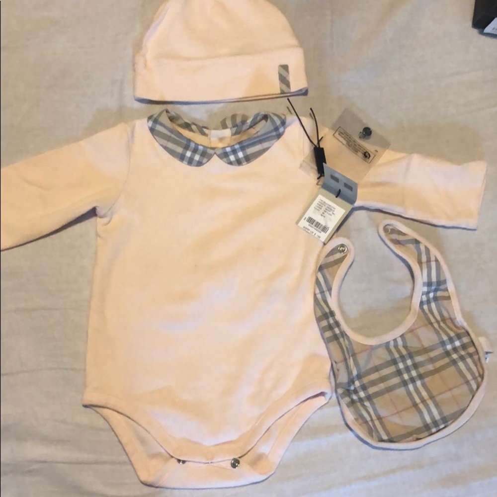 Burberry set size 6 months